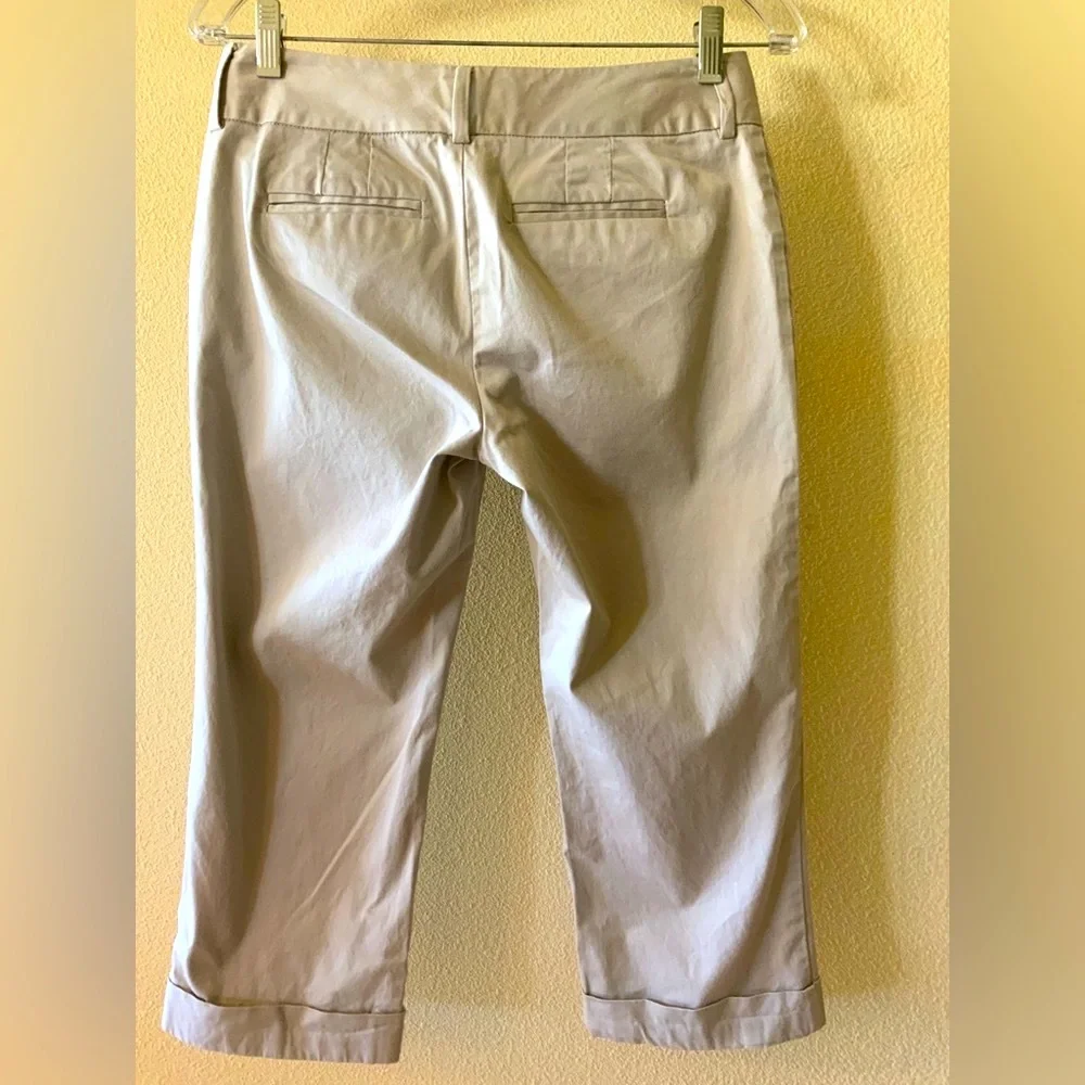 Banana Republic khaki crop pants | Size 2